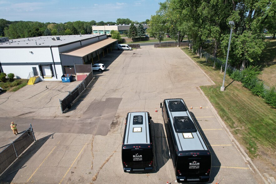 More Photos Of 1299 Eagan Industrial Rd, Eagan Warehouse For Sale