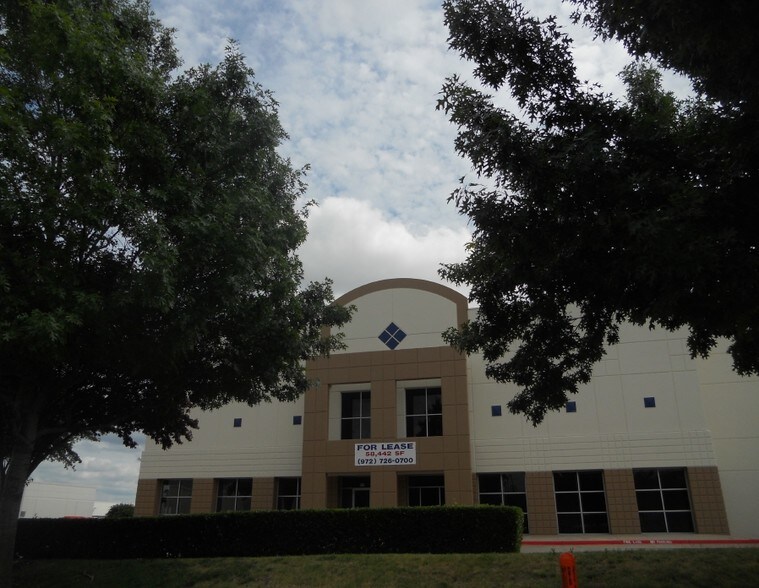More Photos Of 3100 Technology Dr, Plano Warehouse For Lease