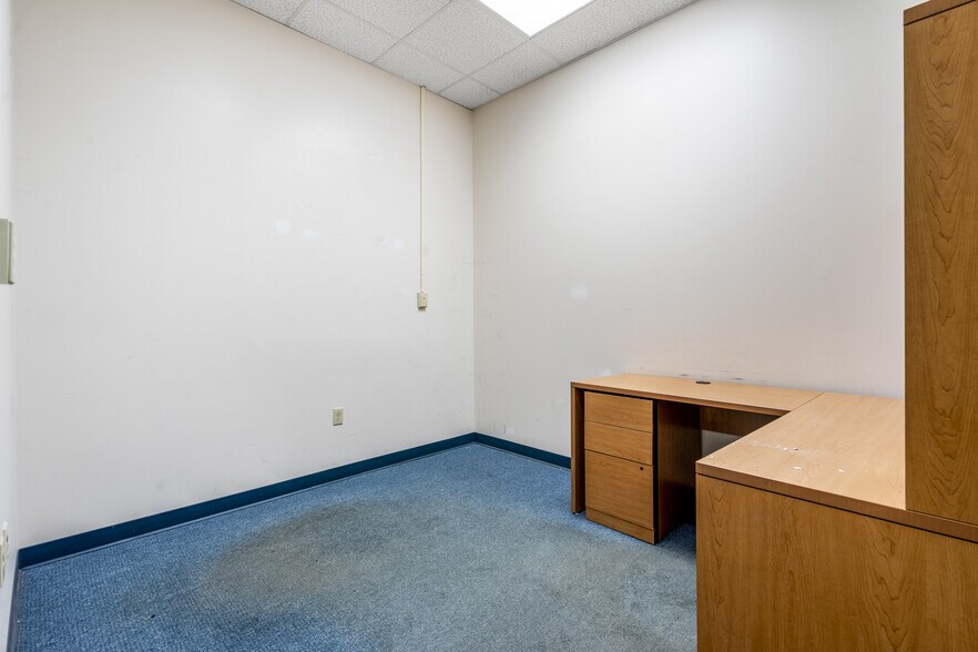 More Photos Of 77-87 Glade Dr, Kittanning Flex For Sale