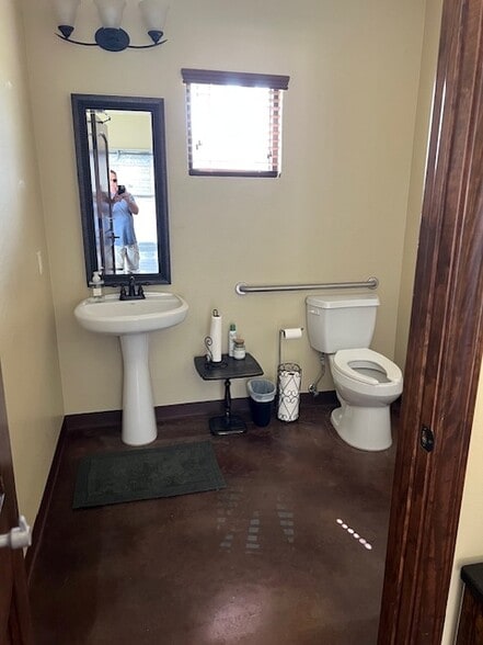 More Photos Of 612 State Highway 3, League City Freestanding For Sale