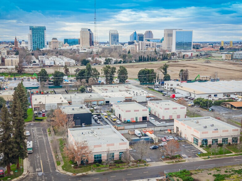 More Photos Of 1030 N D St, Sacramento Light Manufacturing For Sale