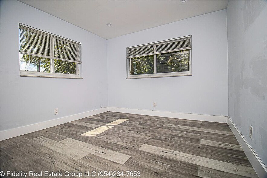 More Photos Of 2432 Sherman St, Hollywood Apartments For Sale
