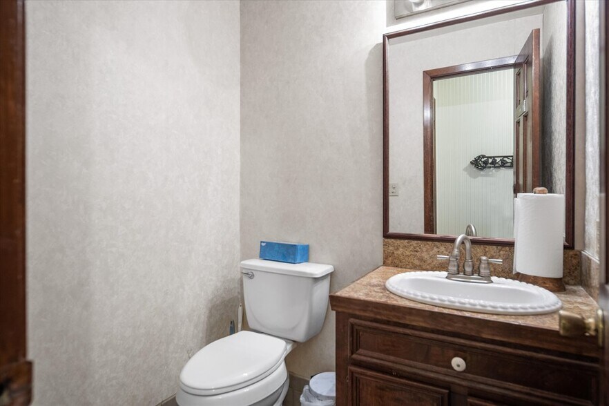 More Photos Of 117 E Lufkin Ave, Lufkin General Retail For Sale