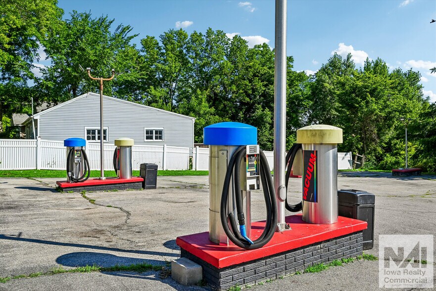 More Photos Of 665 Keyes Ct, Marion Carwash For Sale