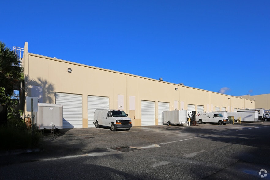 More Photos Of 2753 Vista Pky, West Palm Beach Light Distribution For Sale