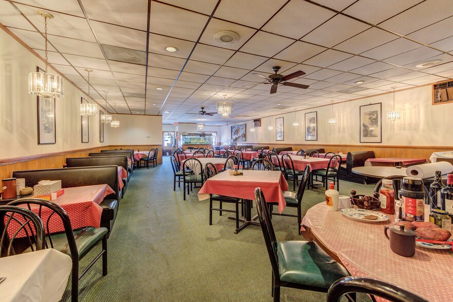 More Photos Of 2428 S Brentwood Blvd, Saint Louis Restaurant For Sale