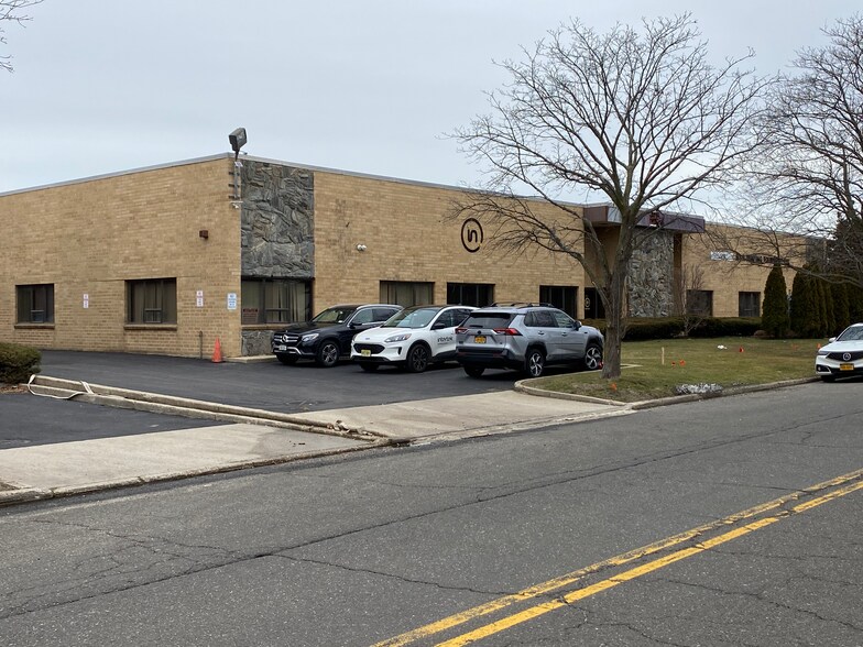 More Photos Of 155 Sherwood Ave, Farmingdale Manufacturing For Lease