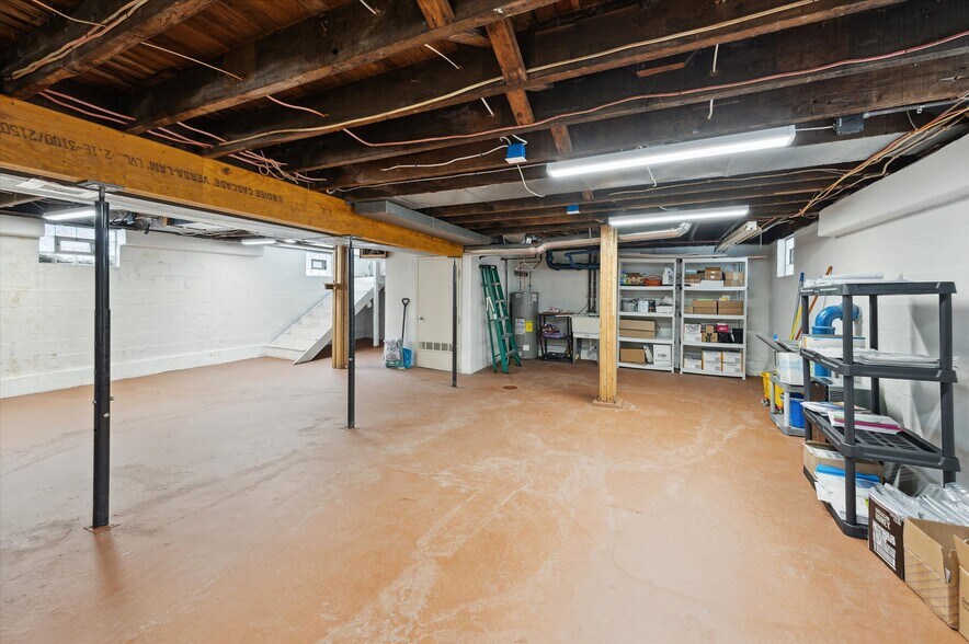 More Photos Of 2404 Saw Mill Run Blvd, Pittsburgh Storefront For Sale