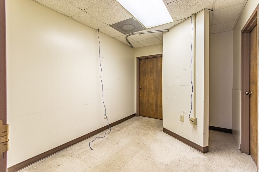 More Photos Of 398 Hart Street, Monroe Medical For Lease