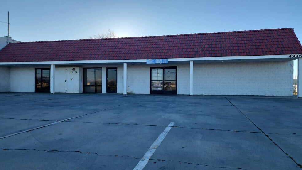 More Photos Of 43805 Division St, Lancaster Storefront For Lease