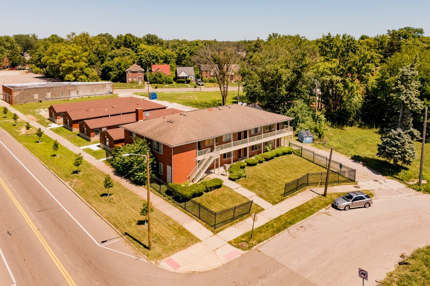 More Photos Of 9700 Chalmers St, Detroit Apartments For Sale