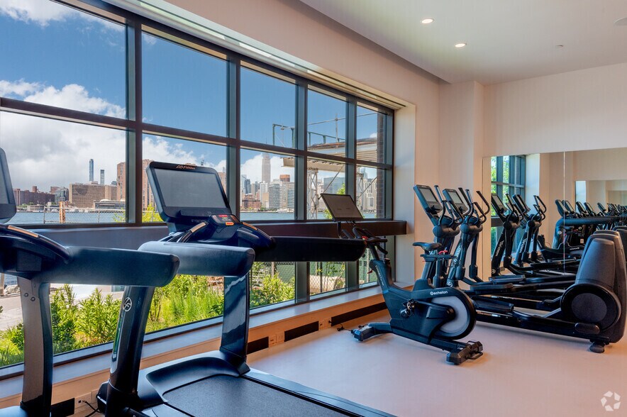 More Photos Of 29 Huron St, Brooklyn Apartments For Lease