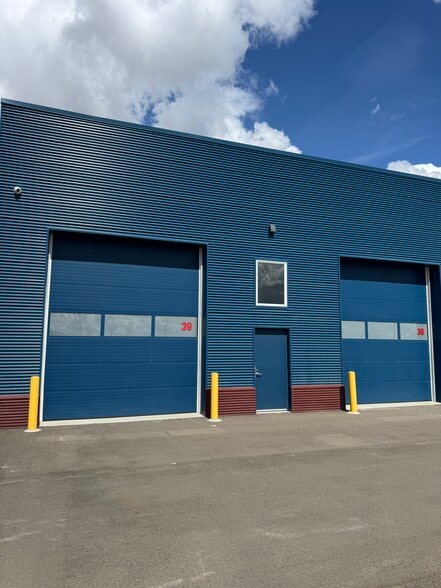 More Photos Of 20304 109 Av NW, Edmonton Unknown For Lease