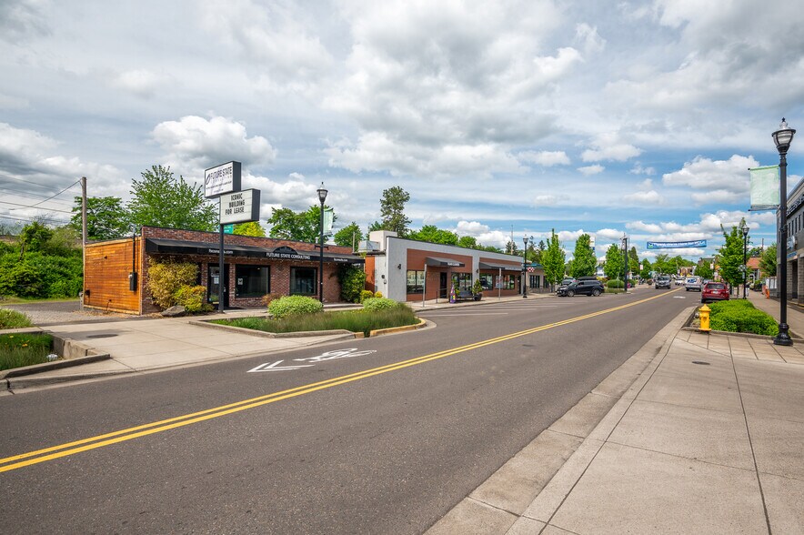 More Photos Of 12525 SW Main St, Tigard Storefront Retail Office For Lease