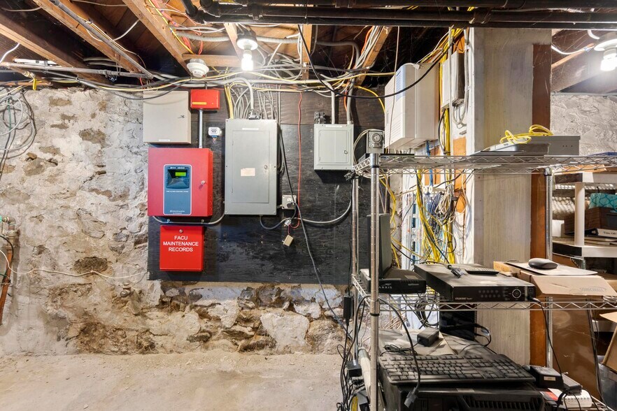 More Photos Of 158 East Ave, Norwalk Office For Lease