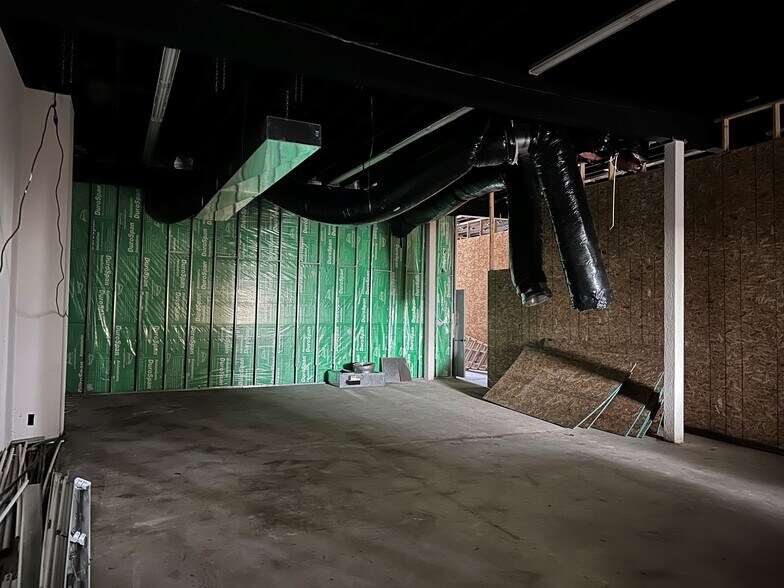 More Photos Of 13801 Schoolcraft St, Detroit Warehouse For Sale