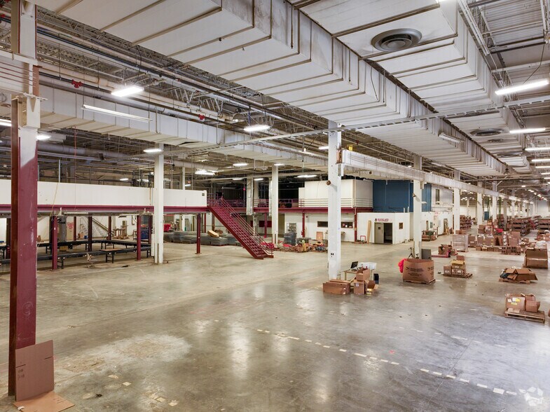 More Photos Of 6900 Morris Estate Dr, Charlotte Manufacturing For Sale