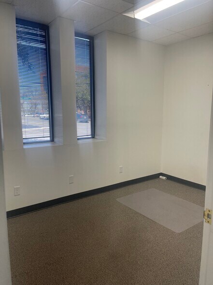 More Photos Of 312 E Illinois Ave, Midland Office For Lease