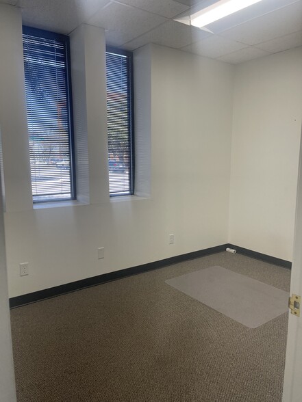 More Photos Of 312 E Illinois Ave, Midland Office For Lease