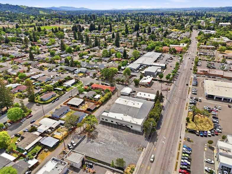 More Photos Of 1420 Healdsburg Ave, Healdsburg Flex For Sale