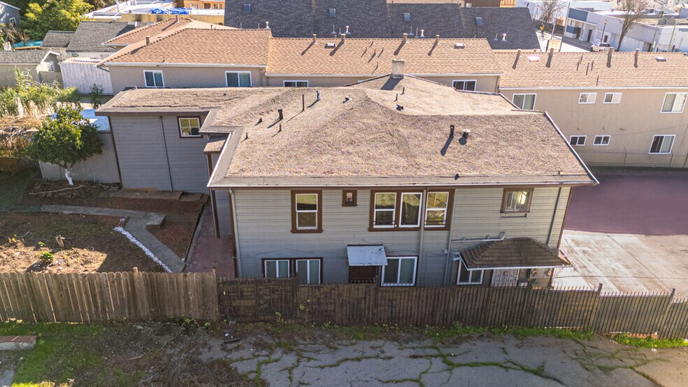 More Photos Of 8016 MacArthur Blvd, Oakland Apartments For Sale