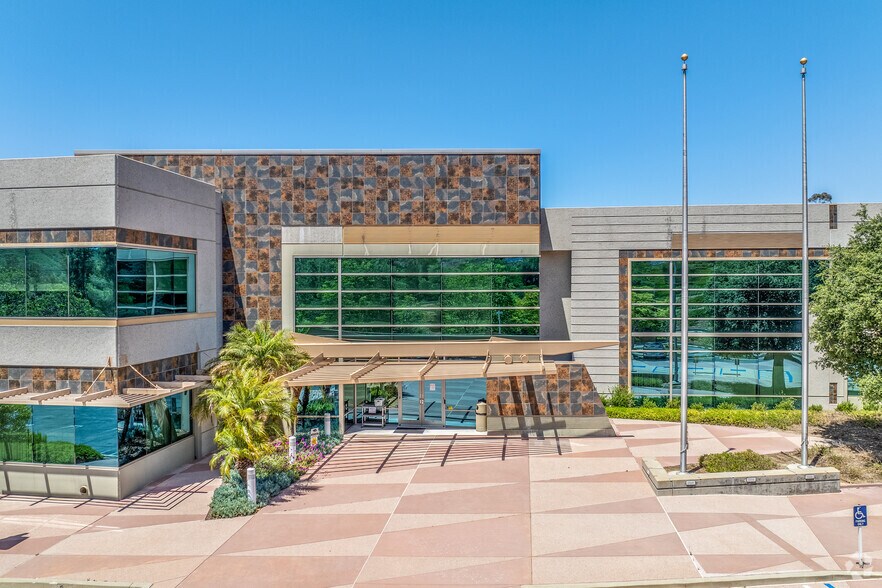 More Photos Of 27349 Agoura Rd, Calabasas Light Manufacturing For Lease