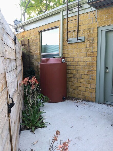 More Photos Of 5210 Avenue F, Austin Loft Creative Space For Lease