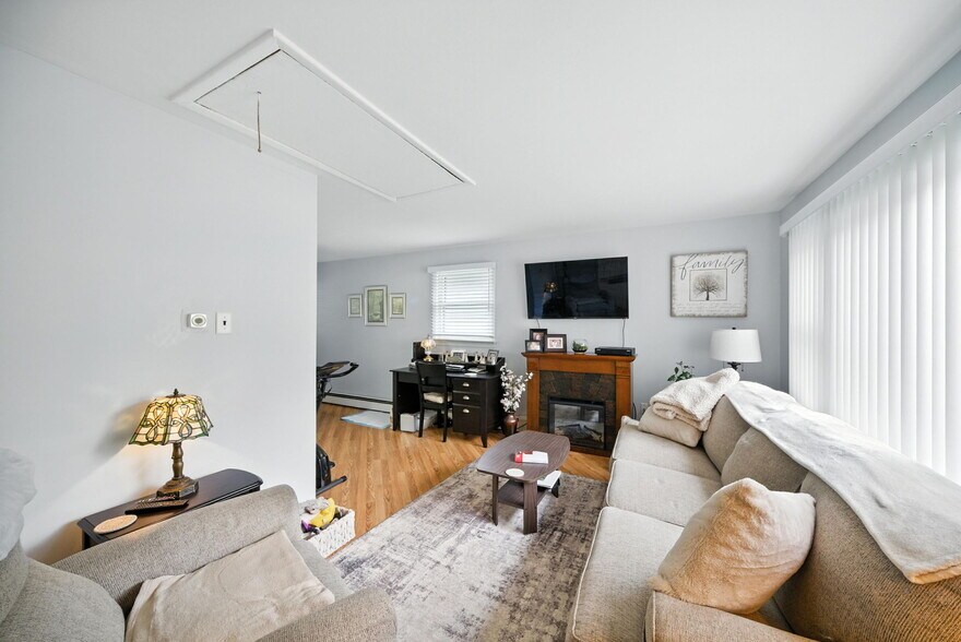 More Photos Of 260 Espanong Rd, Lake Hopatcong Restaurant For Sale
