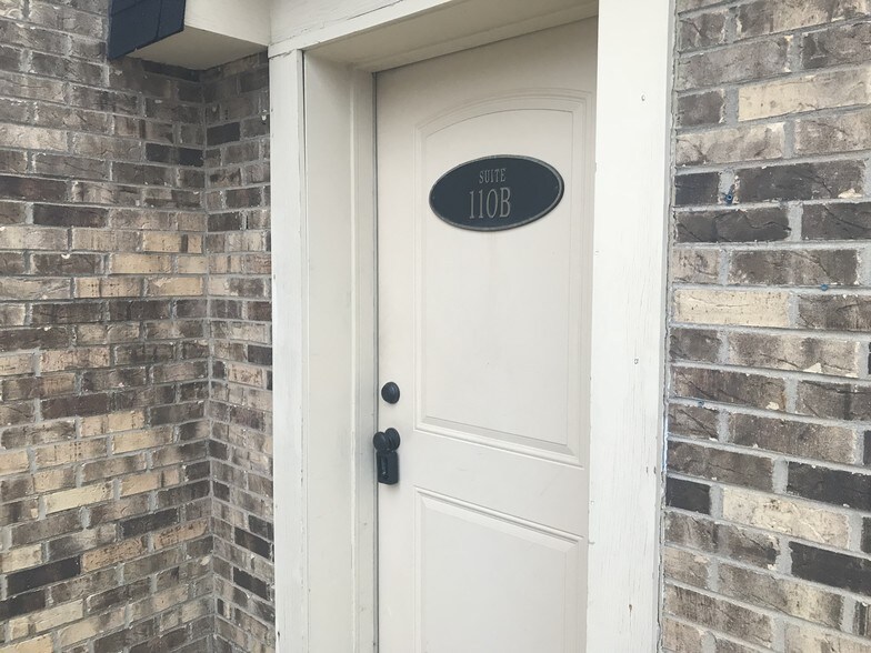 More Photos Of 3605 Woodhead Dr, Northbrook Office For Sale