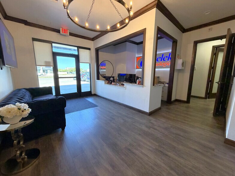 More Photos Of 921 26th Ave NW, Norman Office For Lease