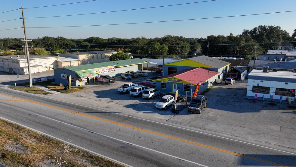 More Photos Of 2019 1/2-2021 E Main St, Lakeland Convenience Store For Sale