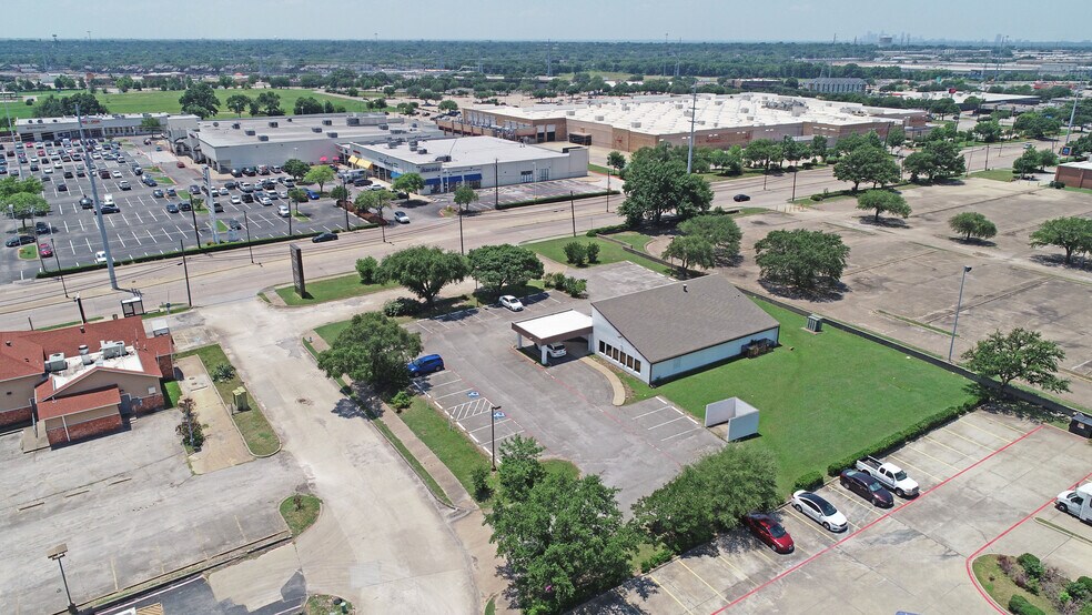 More Photos Of 1501 Northwest Hwy, Garland Medical For Sale