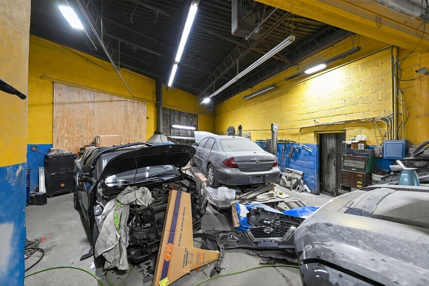 More Photos Of 1339-1347 Windrim Ave, Philadelphia Auto Repair For Sale