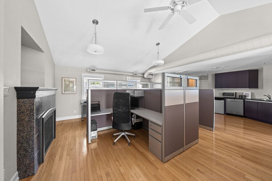 More Photos Of 5550 Manotick Main St, Ottawa Office Residential For Sale
