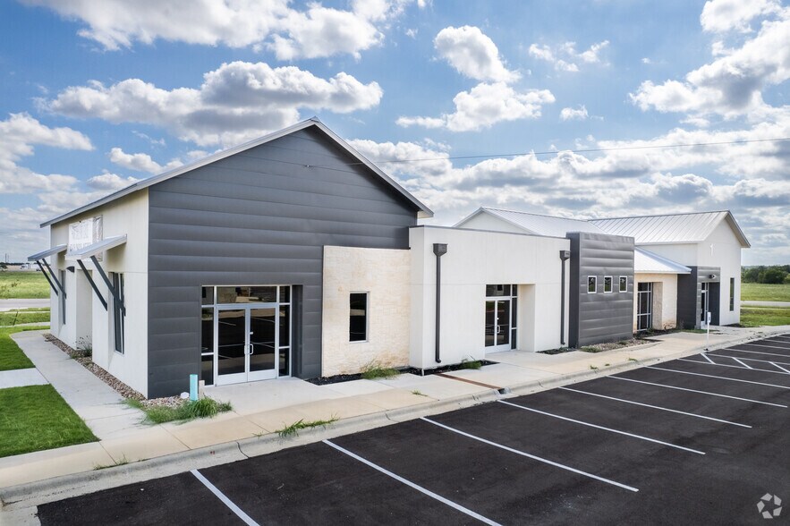 More Photos Of 120 Riverwalk Dr, San Marcos Medical For Sale