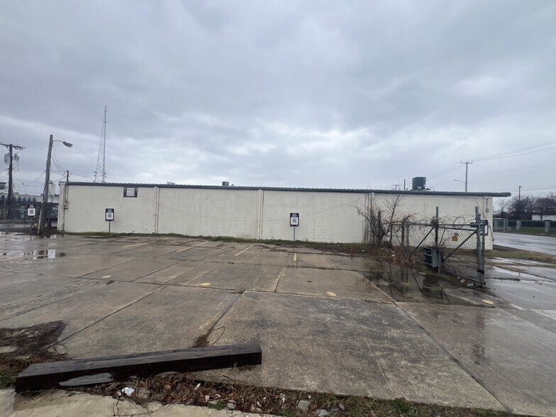 More Photos Of 210 N 1st St, Nashville Industrial For Lease