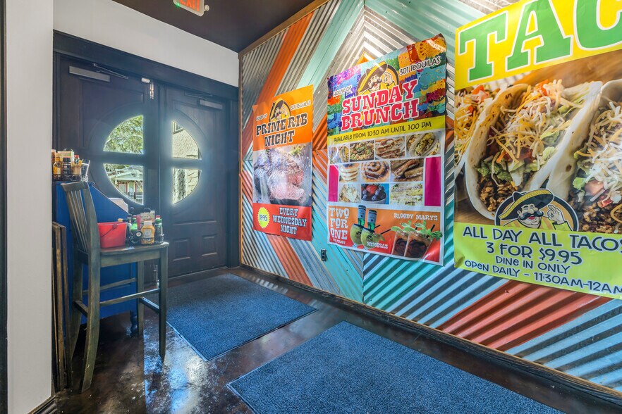 More Photos Of 2834 Beach Blvd, Gulfport Freestanding For Sale