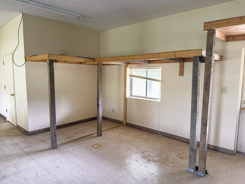 More Photos Of 2475 W County Road 1050 S, Cloverdale Land For Sale