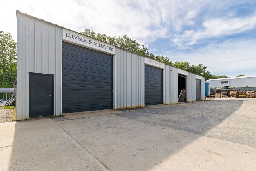 More Photos Of 728 N Main St, Emporia Auto Repair For Sale
