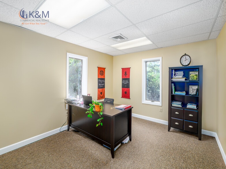 More Photos Of 10875 Main St, Fairfax Medical For Sale