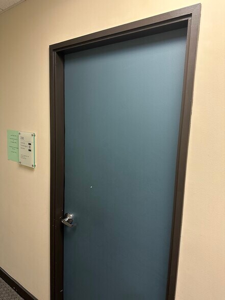 More Photos Of 17530 NE Union Hill Rd, Redmond Medical For Sale