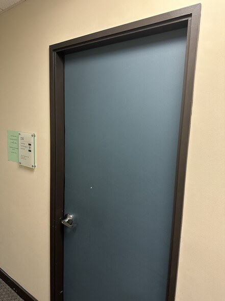 More Photos Of 17530 NE Union Hill Rd, Redmond Medical For Sale
