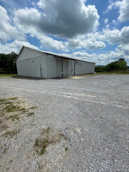 More Photos Of 702 Chastain Blvd W, Glencoe Warehouse For Lease