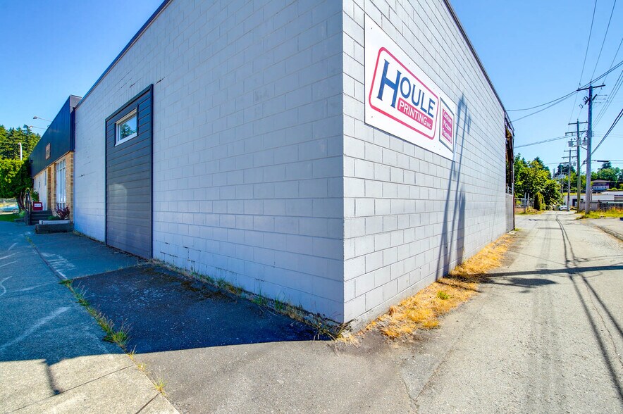 More Photos Of 4918 Napier St, Port Alberni Flex For Sale