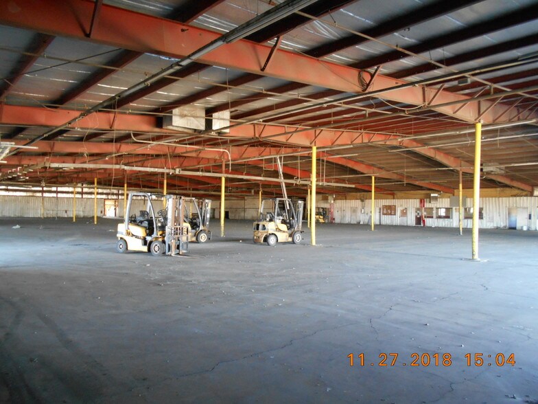 More Photos Of 3700 N Quincy St, Plainview Warehouse For Sale