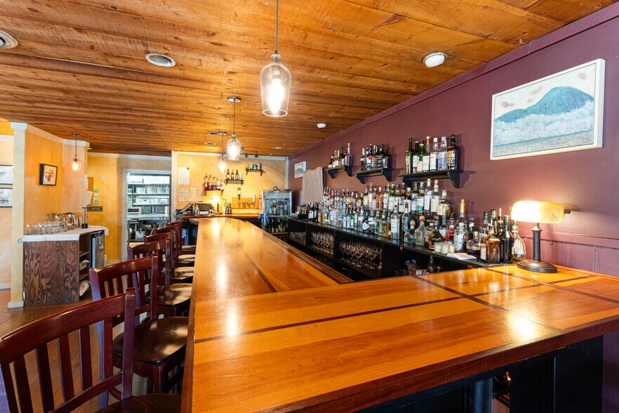 More Photos Of 14 Clark Point Rd, Southwest Harbor Restaurant For Sale