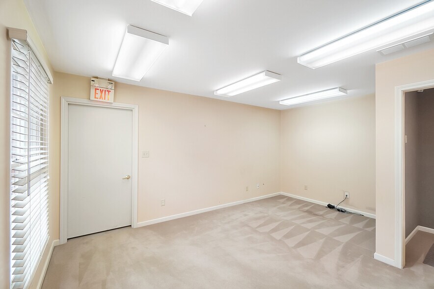 More Photos Of 1354 N Monroe Dr, Xenia Medical For Lease