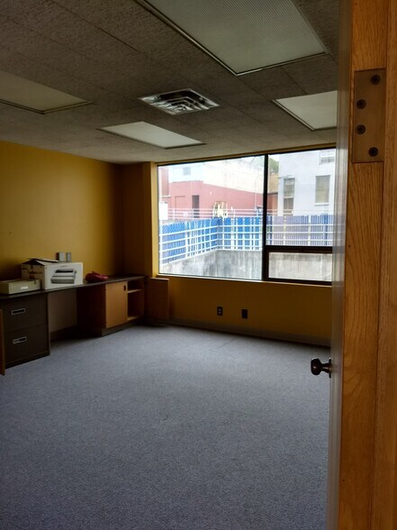More Photos Of 102 E Front St, Port Angeles Office Residential For Lease