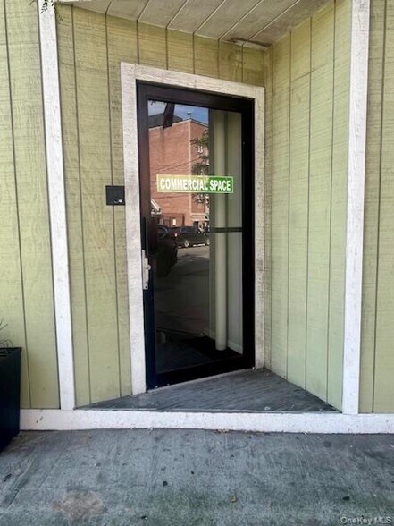 Primary Photo Of 11628 Myrtle Ave, Richmond Hill Office For Lease