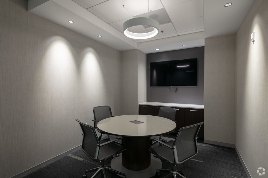 More Photos Of 3060 Peachtree Rd NW, Atlanta Office For Lease